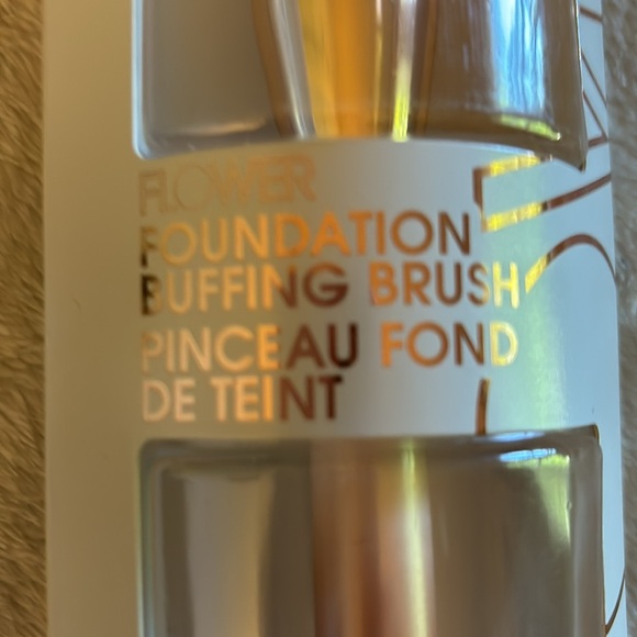 Flower foundation brush - Picture 2 of 4